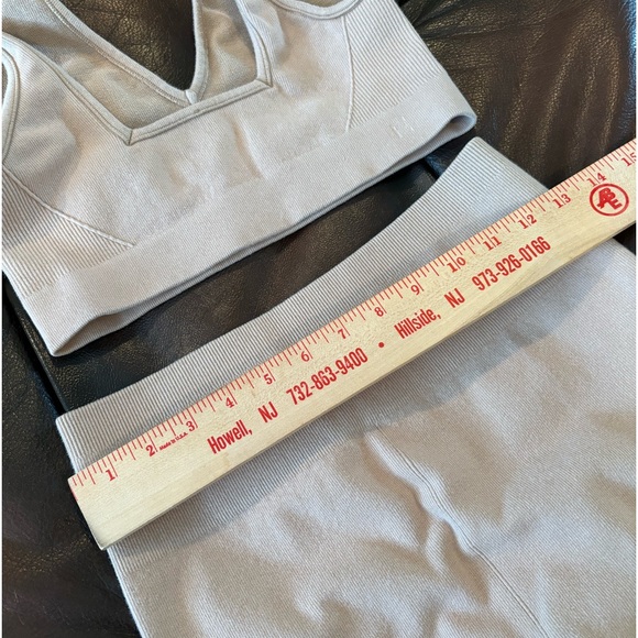 ✨EVERLANE Knit Ribbed Performance Legging & Sports Bra Set - Picture 8 of 13